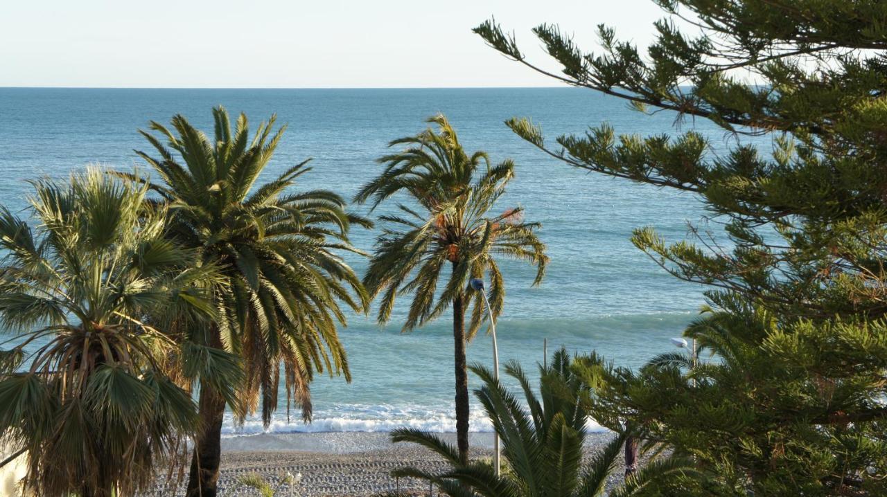 Regina Sur La Plage Menton Exteriér fotografie