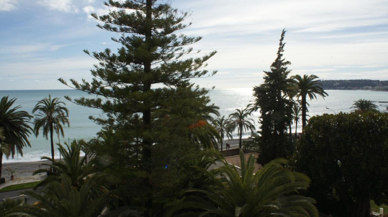 Regina Sur La Plage Menton Exteriér fotografie