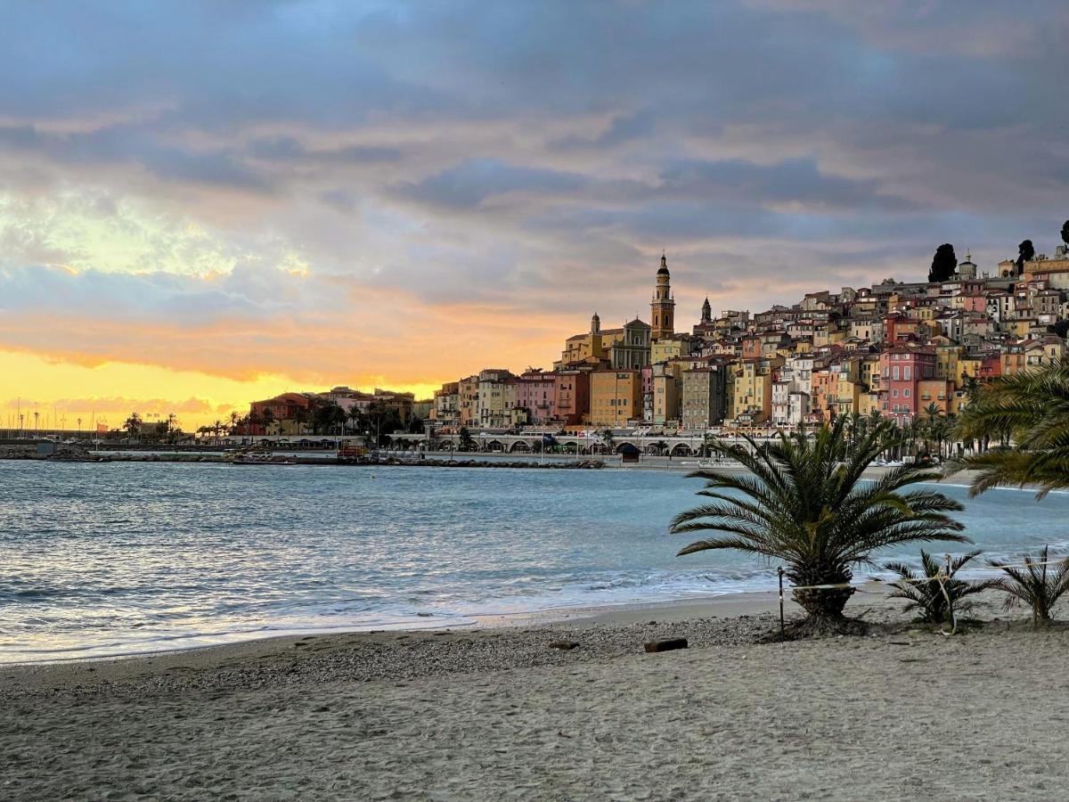 Regina Sur La Plage Menton Exteriér fotografie